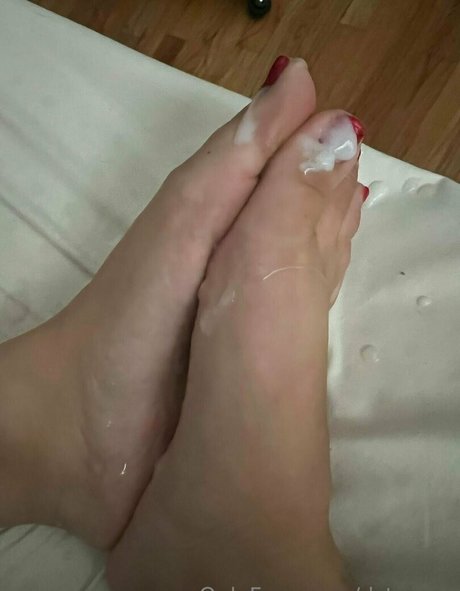 Naakte gelekte OnlyFans-foto van Dztoesss
