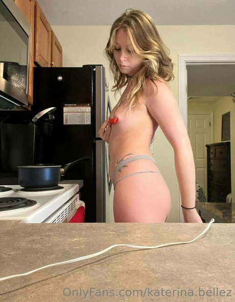 Naakte gelekte OnlyFans-foto van Katerinabellez