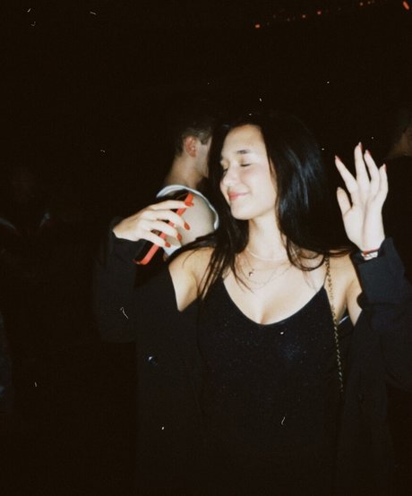 Naakte gelekte OnlyFans-foto van Eva Lys