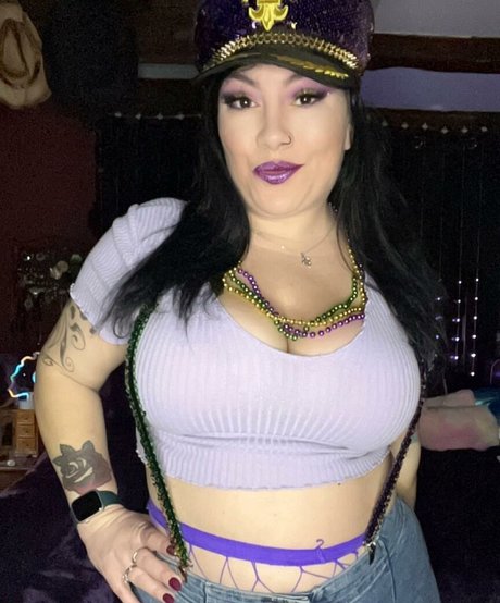 Naakte gelekte OnlyFans-foto van Cuntsuela