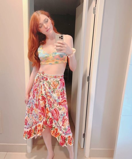 Naakte gelekte OnlyFans-foto van Lindsay