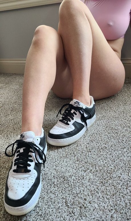 Naakte gelekte OnlyFans-foto van Allie Q