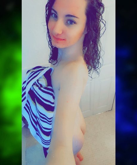 Naakte gelekte OnlyFans-foto van Realrs