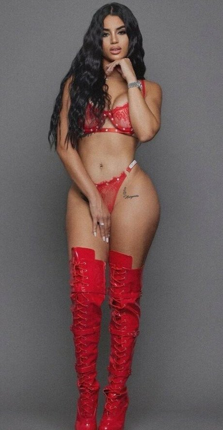 Naakte gelekte OnlyFans-foto van Eliane Soto
