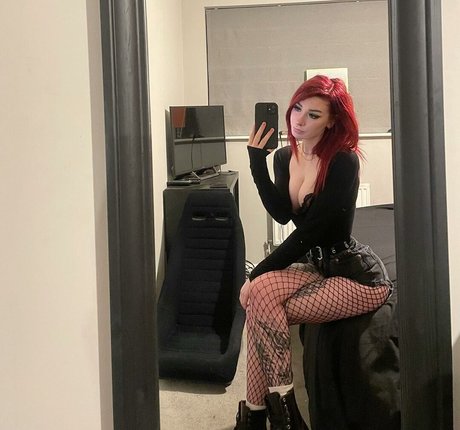 Naakte gelekte OnlyFans-foto van Emcampbell