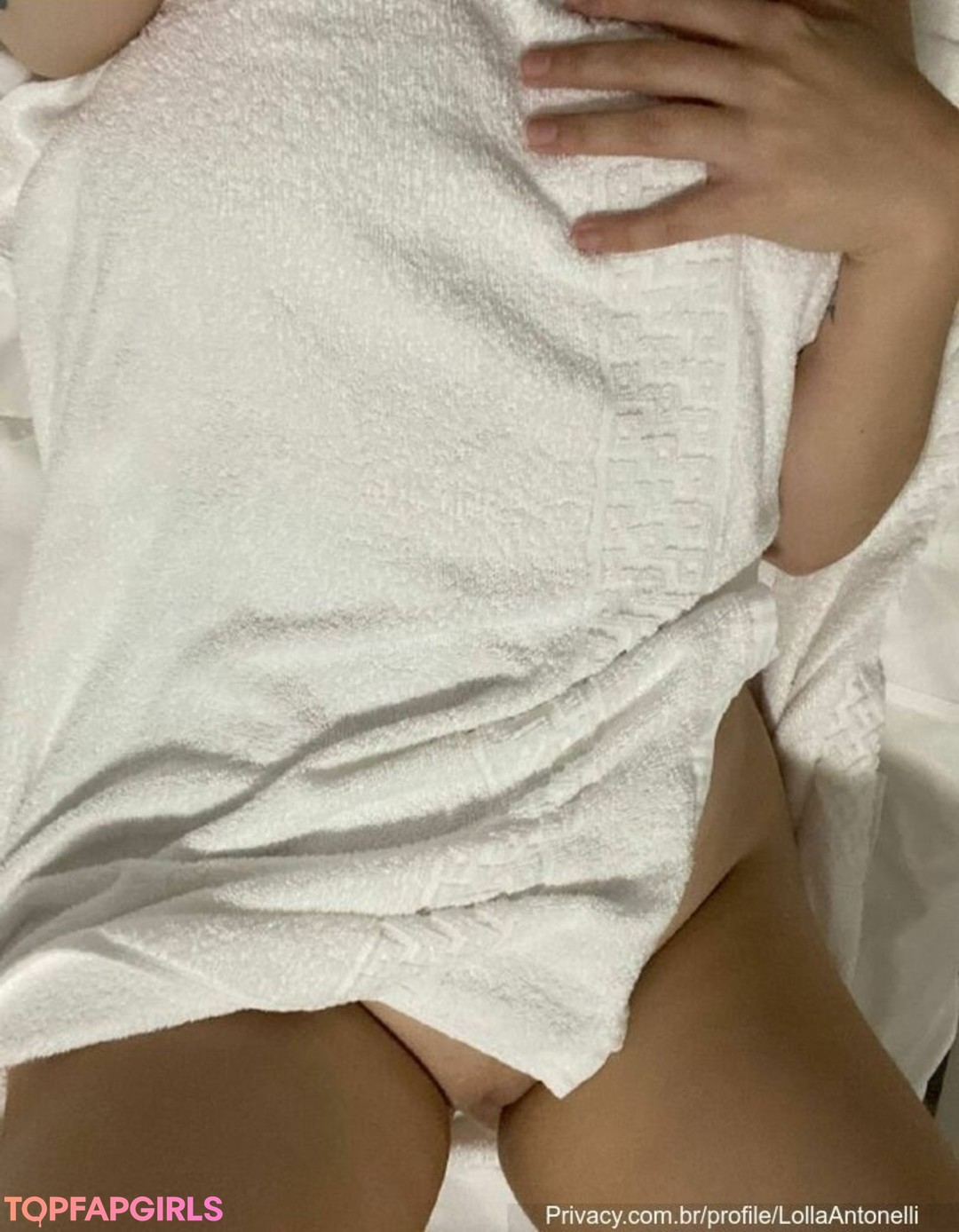 Naakte gelekte OnlyFans-foto van Lolla Antonelli #4 Naakte gelekte OnlyFans-foto van Lolla Antonelli #4