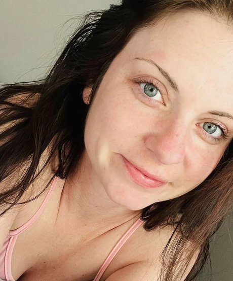 Naakte gelekte OnlyFans-foto van Mudslingintrainwreckvip