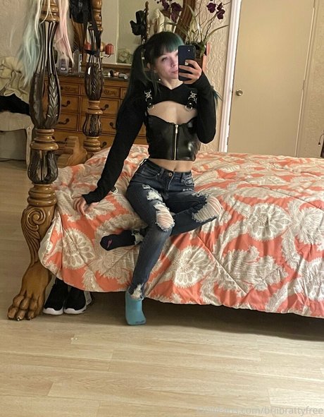 Naakte gelekte OnlyFans-foto van Battydoll