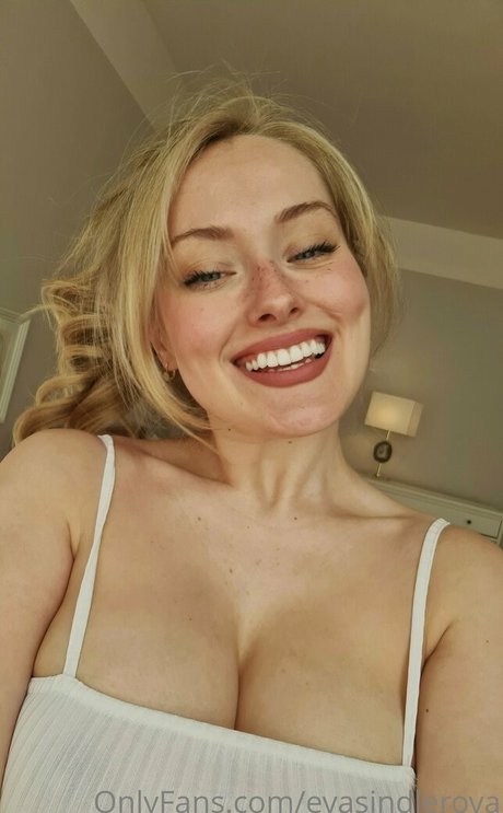 Naakte gelekte OnlyFans-foto van Evasindlerova