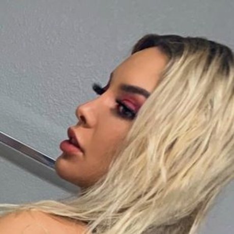 Naakte gelekte OnlyFans-foto van Kencake