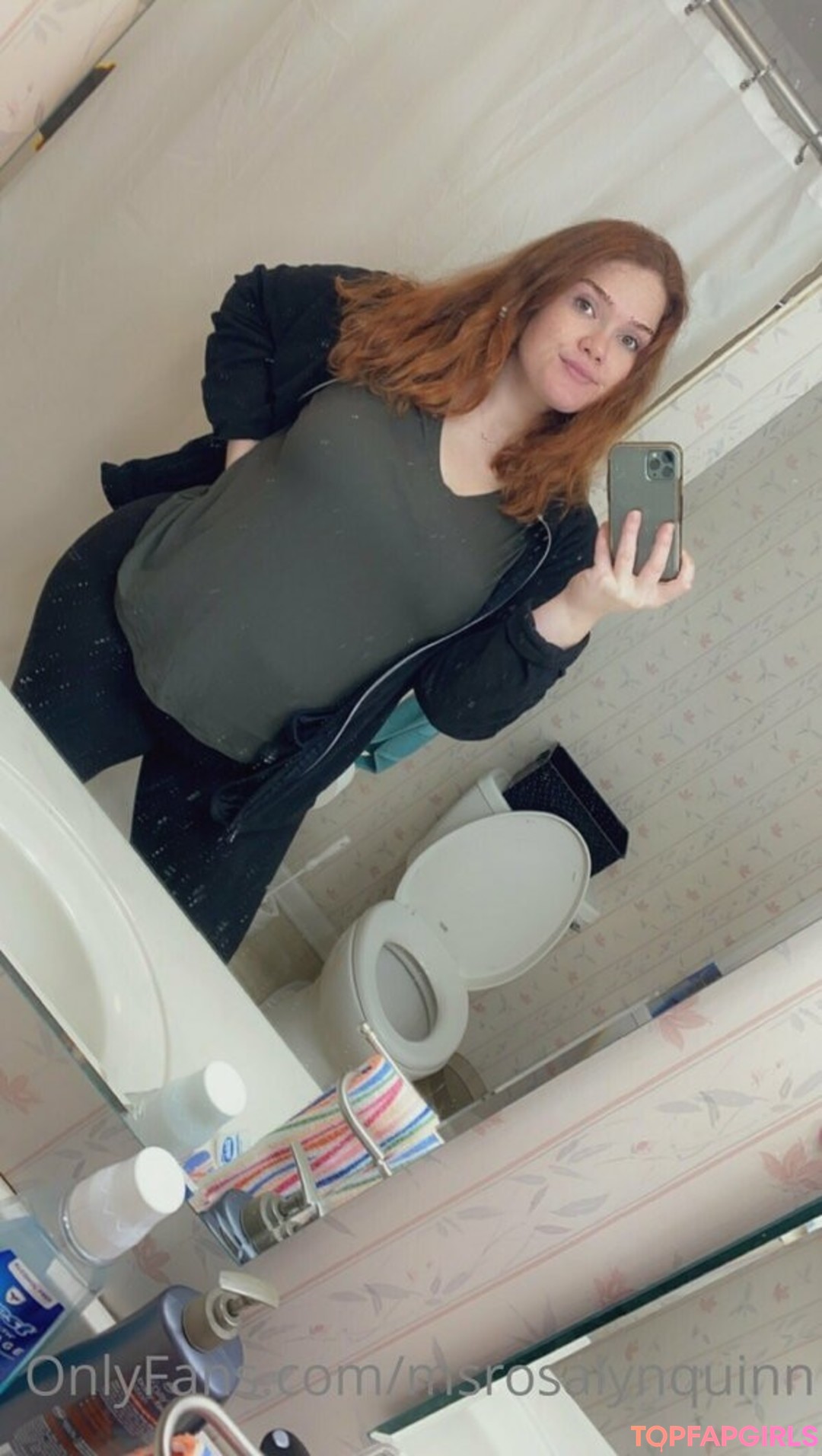 Naakte gelekte OnlyFans-foto van Msrosalynquinn555 #2 Naakte gelekte OnlyFans-foto van Msrosalynquinn555 #2