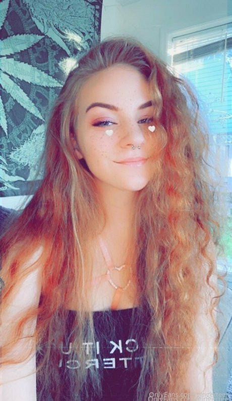 Naakte gelekte OnlyFans-foto van Gingerteen