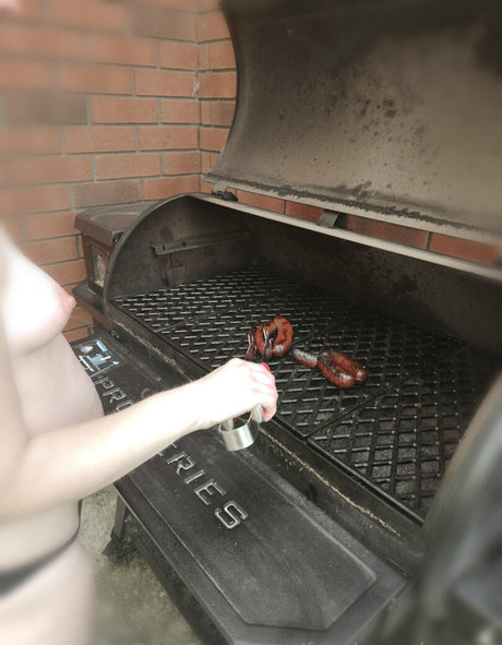 Naakte gelekte OnlyFans-foto van Freelounaharper