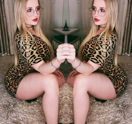 Naakte gelekte OnlyFans-foto van Natalya Rohling Tramontin