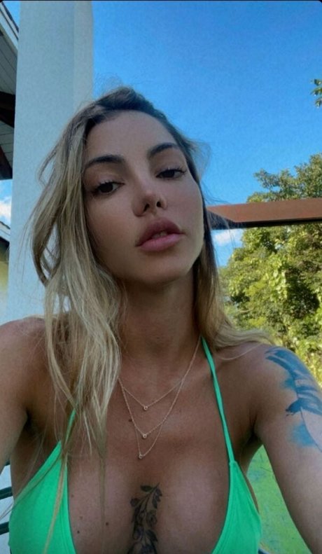 Naakte gelekte OnlyFans-foto van Antonela Ramirez
