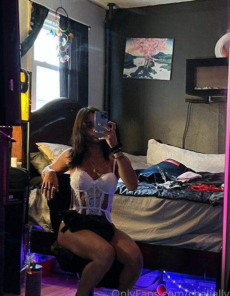 Naakte gelekte OnlyFans-foto van Chalially