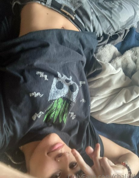 Naakte gelekte OnlyFans-foto van Chalially