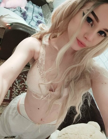 Naakte gelekte OnlyFans-foto van Yourangel07