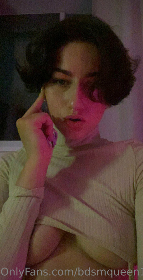 Naakte gelekte OnlyFans-foto van Bdsmqueen1993free