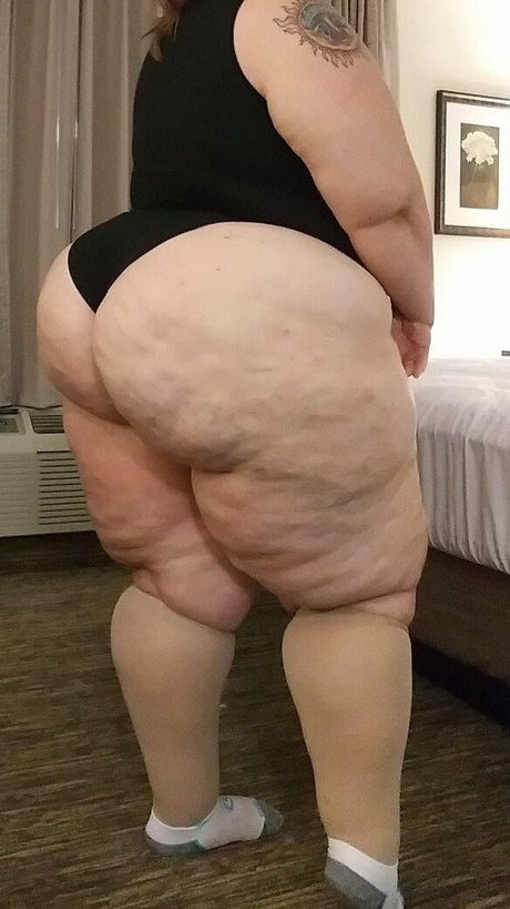 Naakte gelekte OnlyFans-foto van Bbw4red20