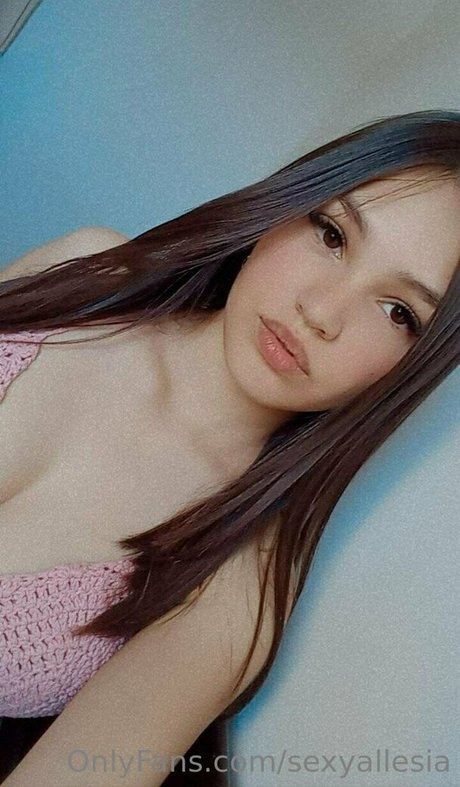 Naakte gelekte OnlyFans-foto van Bunnyallesia
