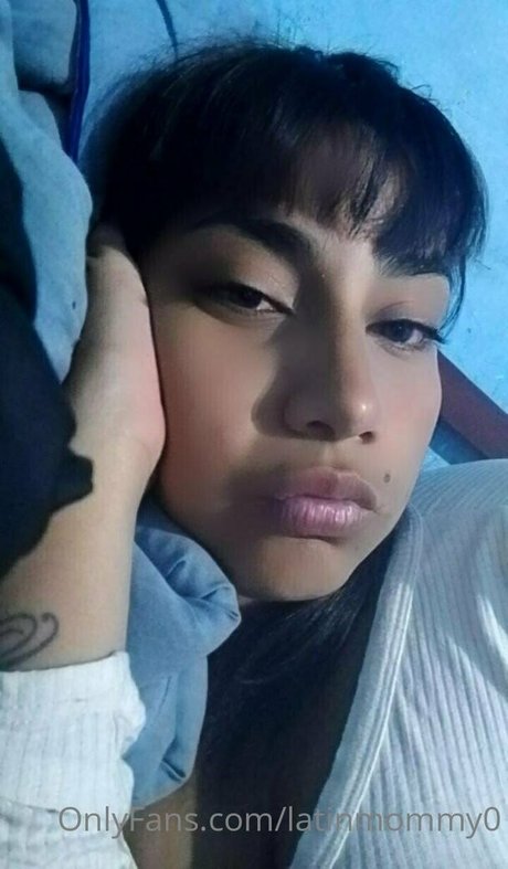Naakte gelekte OnlyFans-foto van Gggloria