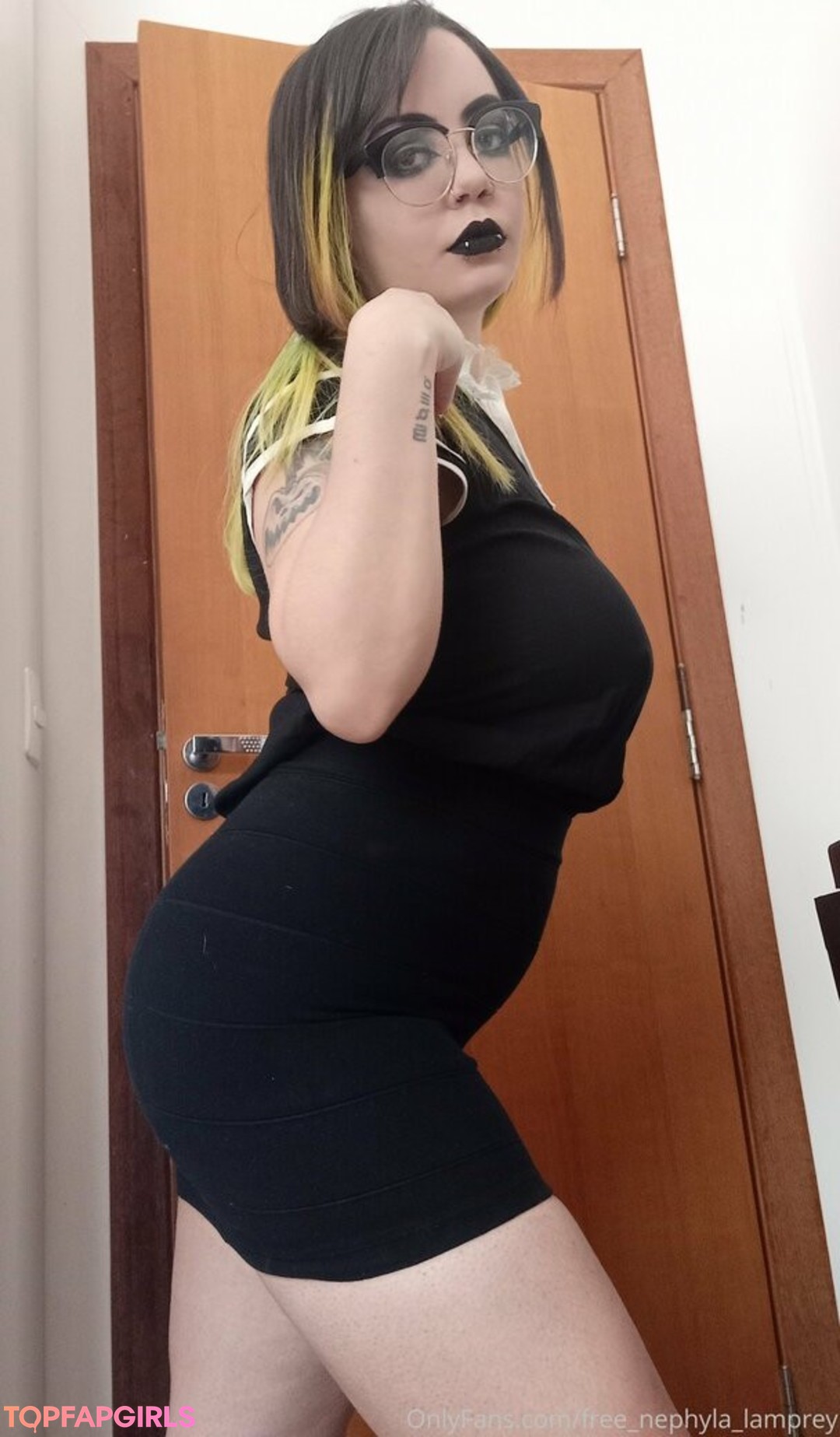 Naakte gelekte OnlyFans-foto van Freecybernyxie #33 Naakte gelekte OnlyFans-foto van Freecybernyxie #33