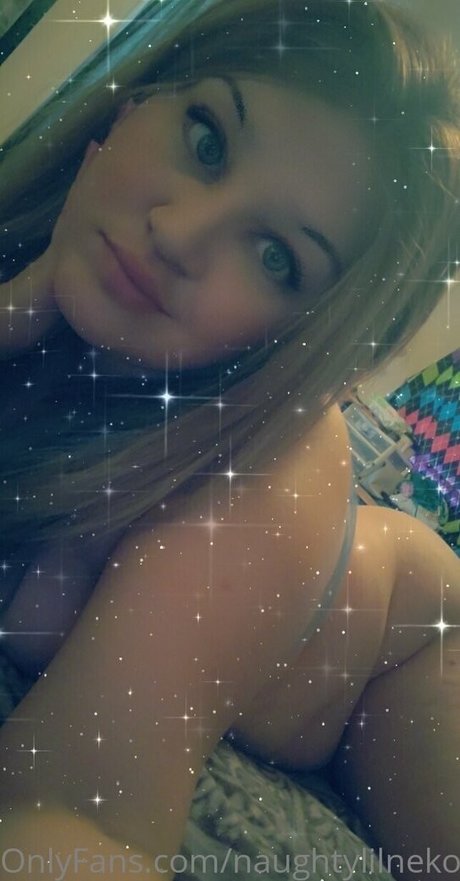 Naakte gelekte OnlyFans-foto van Naughtylilnekofree