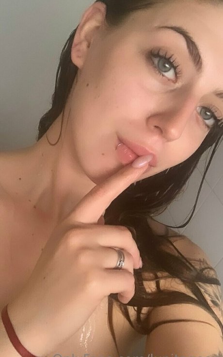 Naakte gelekte OnlyFans-foto van Lunitageex
