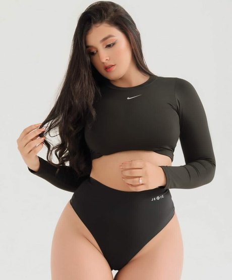 Naakte gelekte OnlyFans-foto van Dayalis Moreno