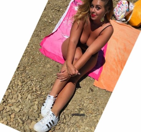 Naakte gelekte OnlyFans-foto van Francescam