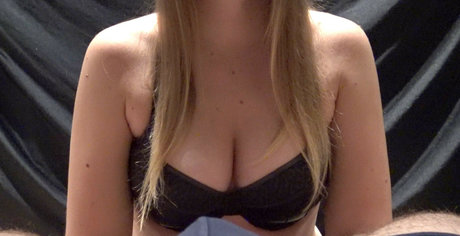 Naakte gelekte OnlyFans-foto van Miss Lexiana