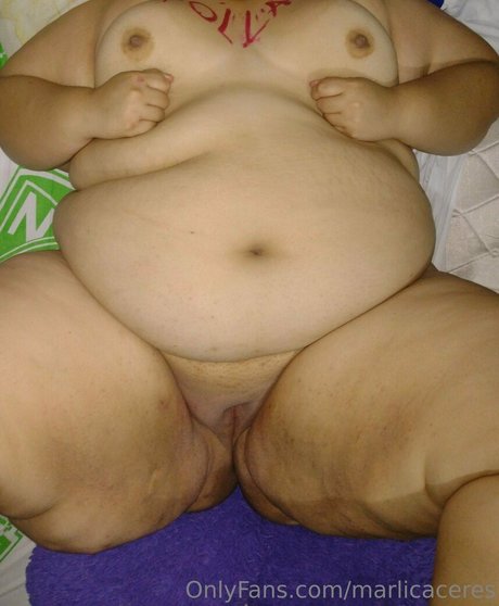 Naakte gelekte OnlyFans-foto van Marlicaceres