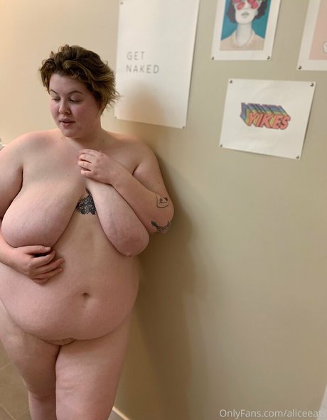 Naakte gelekte OnlyFans-foto van Aliceeats