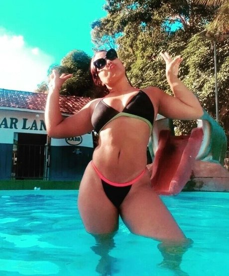 Naakte gelekte OnlyFans-foto van Leyla Britto