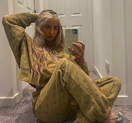Naakte gelekte OnlyFans-foto van Elizabeth Taylor