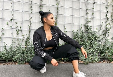 Naakte gelekte OnlyFans-foto van Jesy Lee