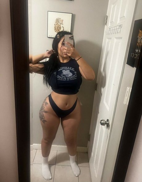 Naakte gelekte OnlyFans-foto van Marelaine21