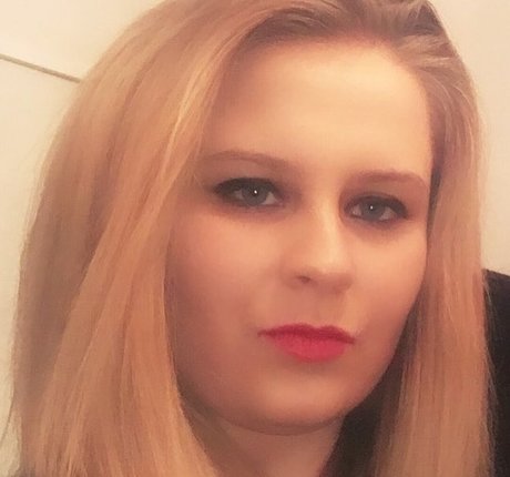 Naakte gelekte OnlyFans-foto van Barbara Szabo