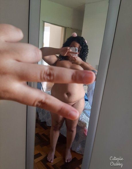 Naakte gelekte OnlyFans-foto van Cutiepiiefree