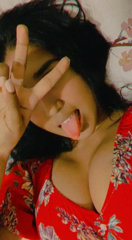 Naakte gelekte OnlyFans-foto van Scarlettmrose