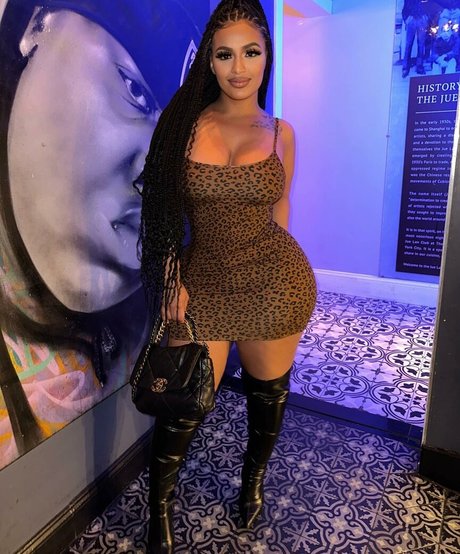 Naakte gelekte OnlyFans-foto van Princess A1naniee