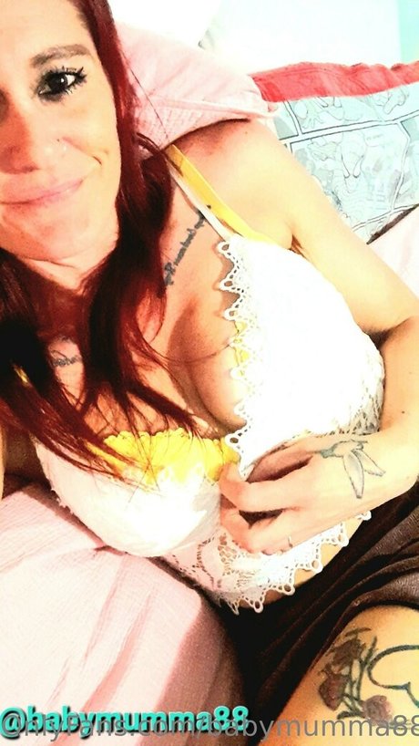 Naakte gelekte OnlyFans-foto van Babymumma88