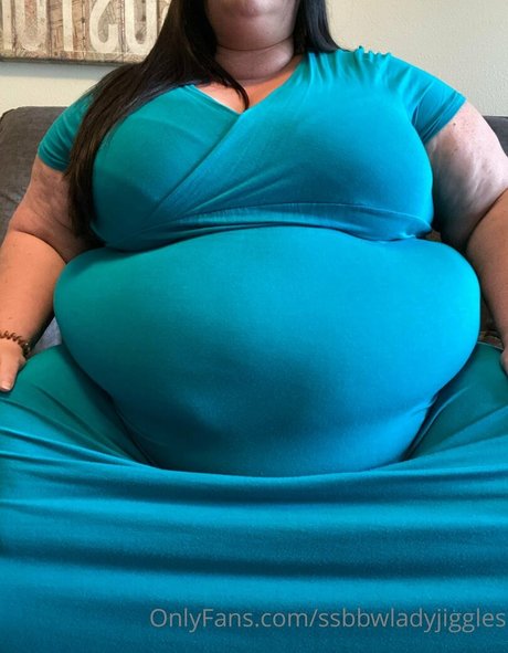 Naakte gelekte OnlyFans-foto van Ssbbwladyjiggles