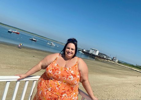 Ssbbwladyjiggles