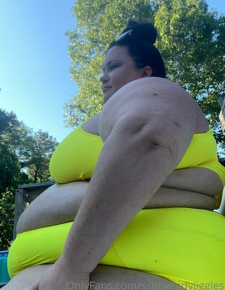 Ssbbwladyjiggles