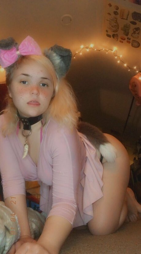 Naakte gelekte OnlyFans-foto van Pwuppydove