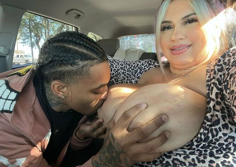 Naakte gelekte OnlyFans-foto van Mamicremita
