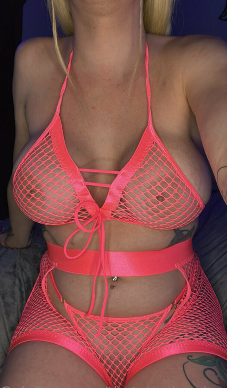 Naakte gelekte OnlyFans-foto van Nadia Flores