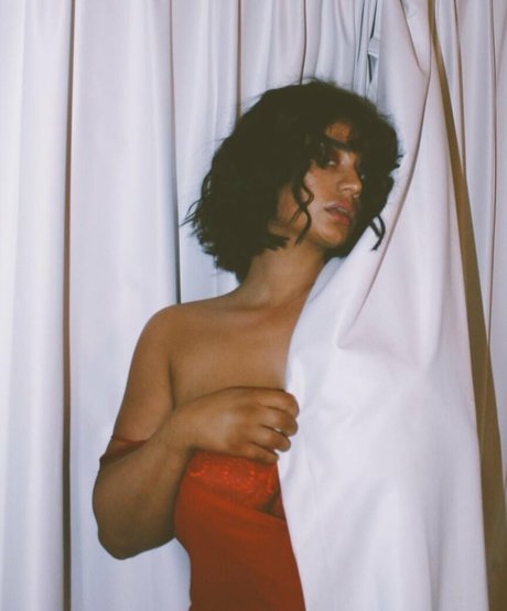 Naakte gelekte OnlyFans-foto van Paige Mary Grace